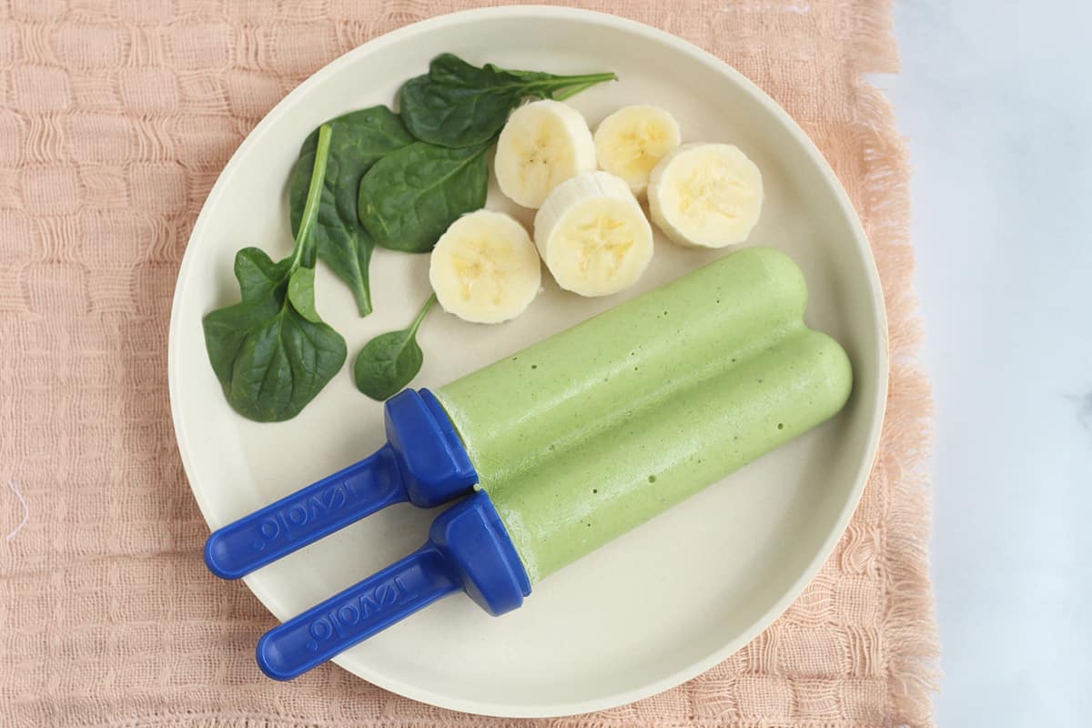 green-smoothie-popiscle-on-plate