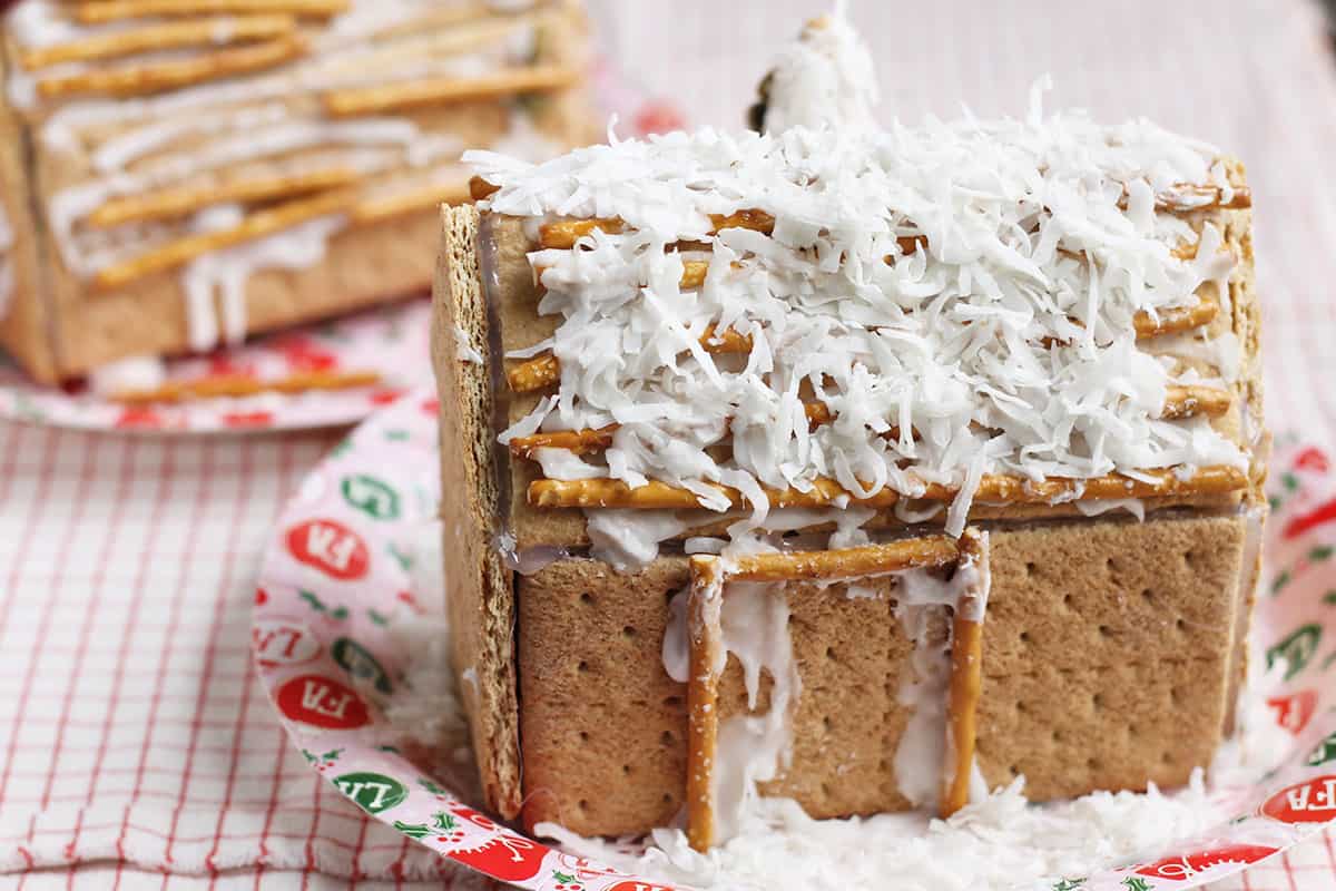 Easiest Graham Cracker Houses (An Easy Gingerbread House Idea!)