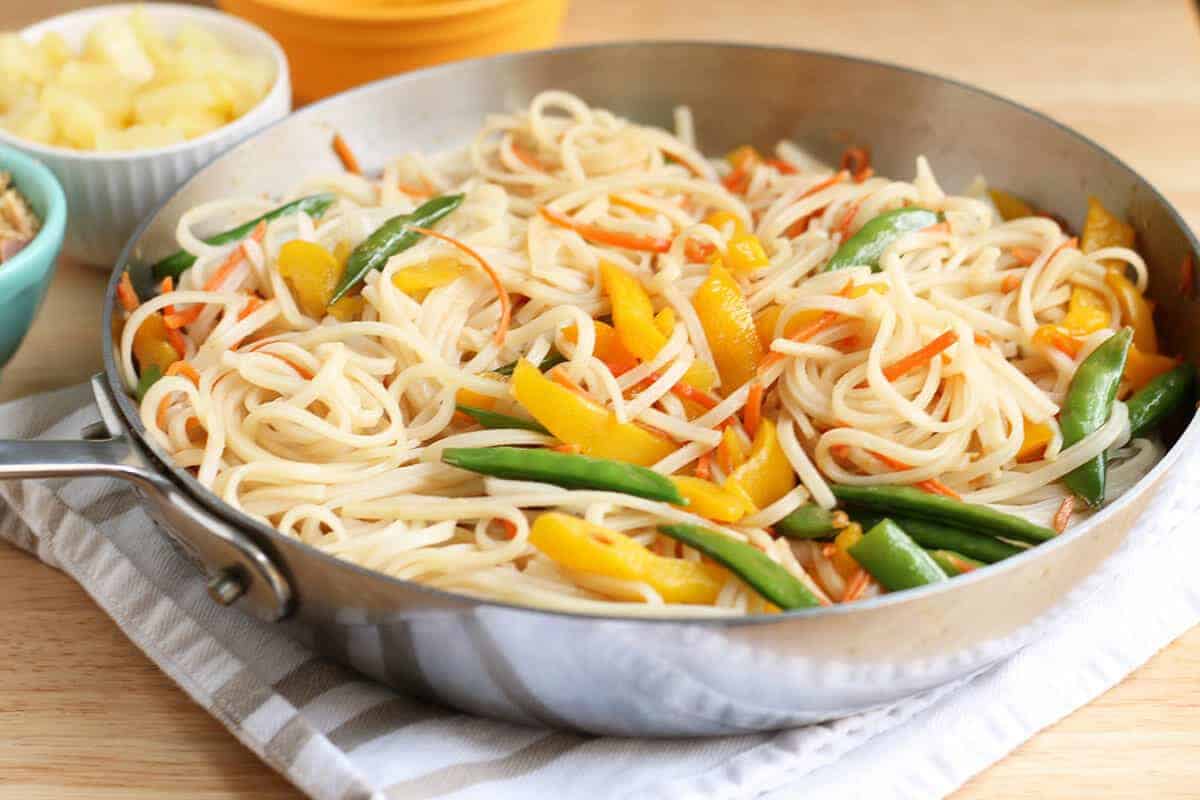 stir fry noodles with vegetables