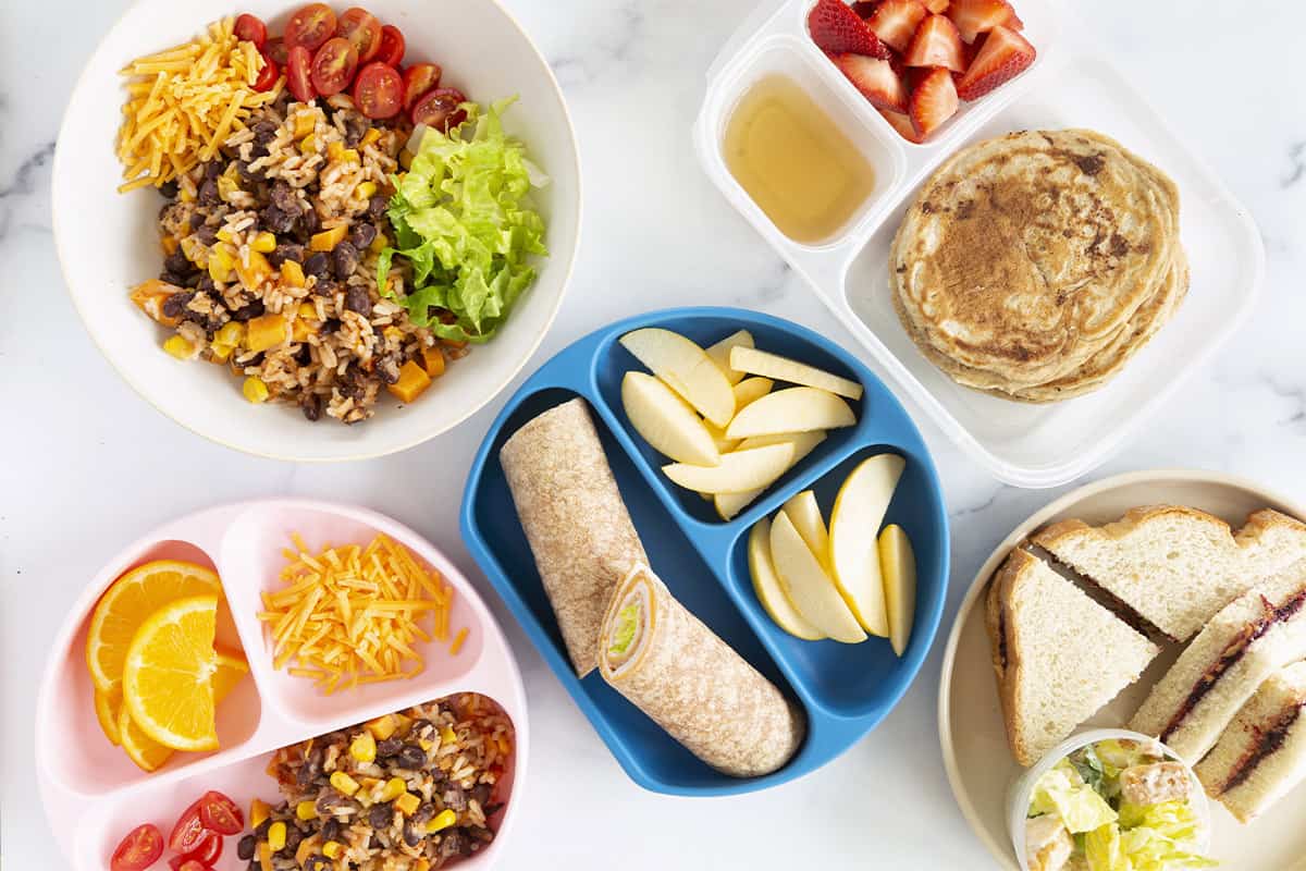 homemade lunches on countertop