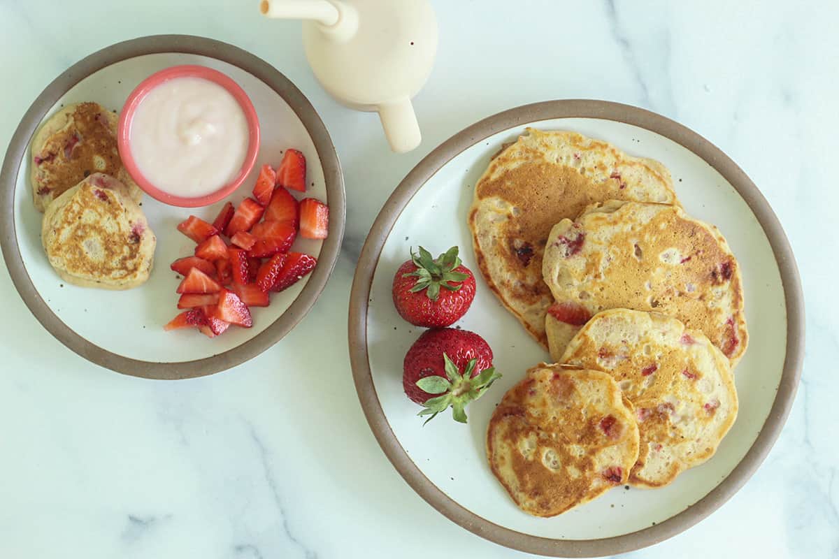 strawberry-pancakes-on-two-plates-2